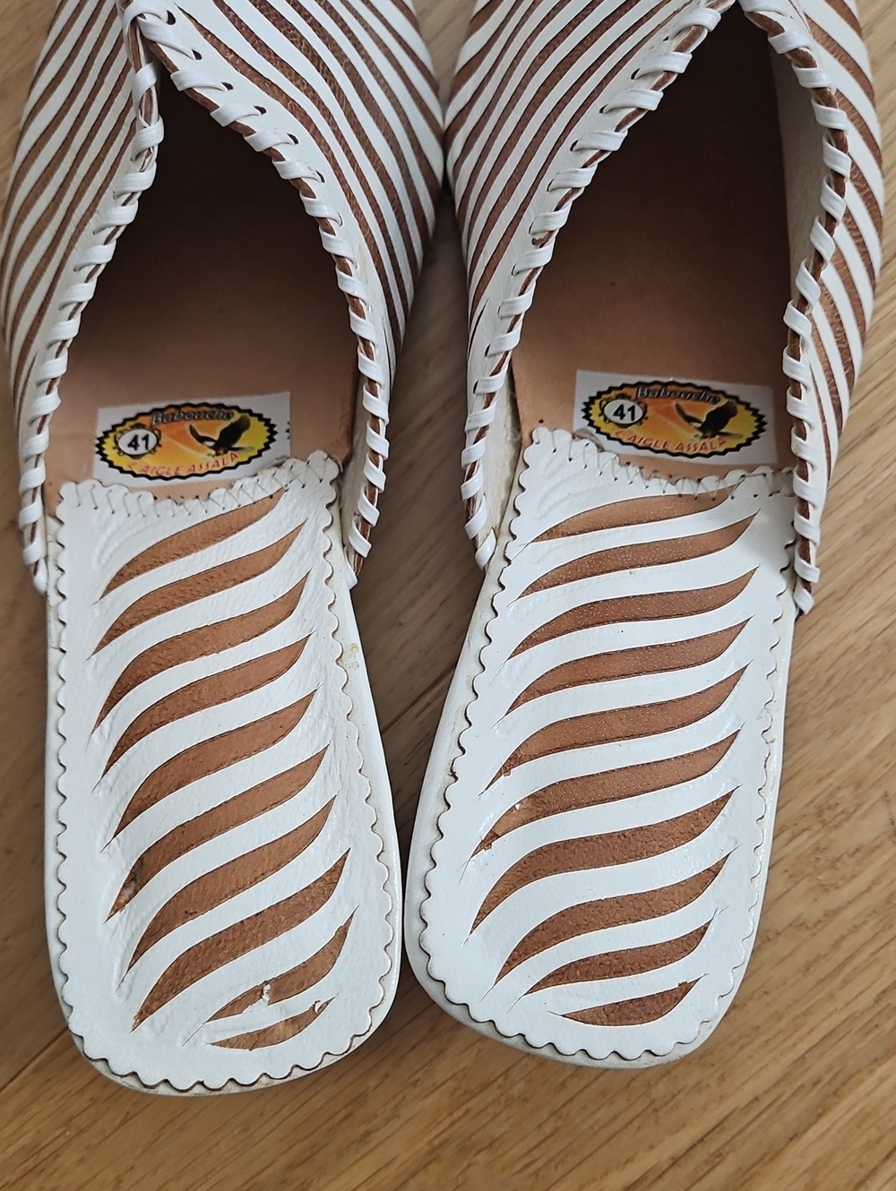 Handmade Slides With Layered Leather Finish - Picture 4 of 5